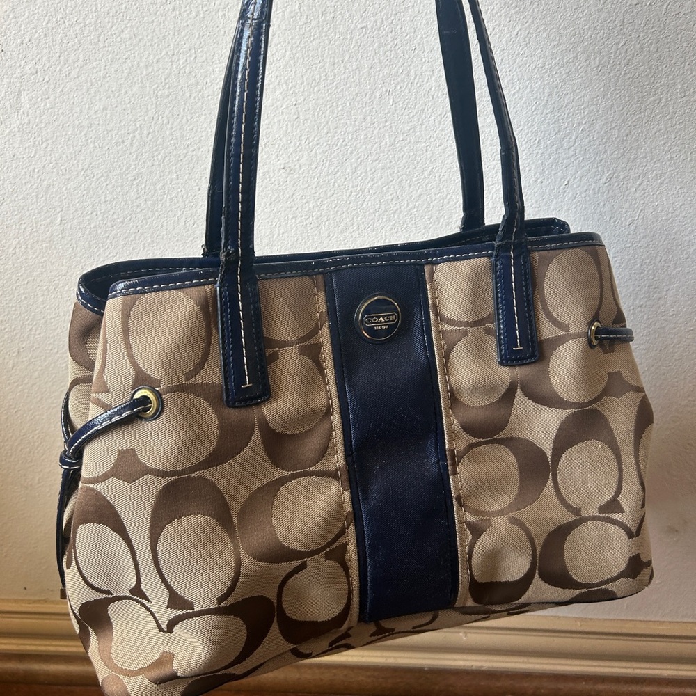 Coach shoulder bag